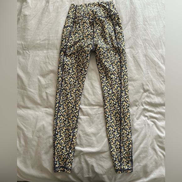 Floral Gilly Hicks Leggings - Picture 7 of 9